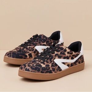 DV by Dolce Vita Voyage Leopard Color Block Lace-Up Sneakers